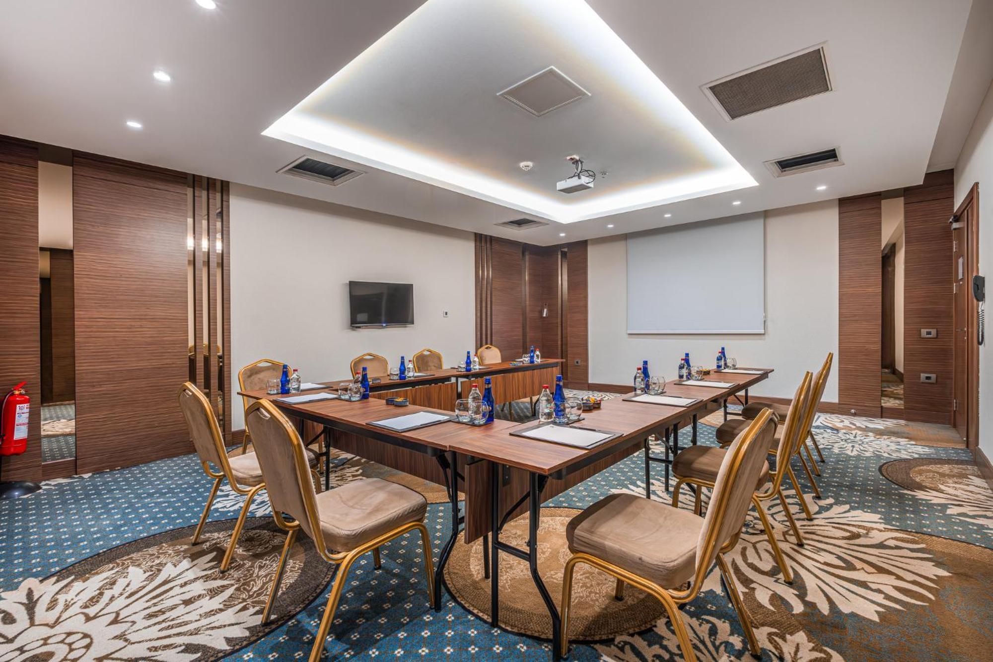 Holiday Inn Ankara - Cukurambar By Ihg מראה חיצוני תמונה