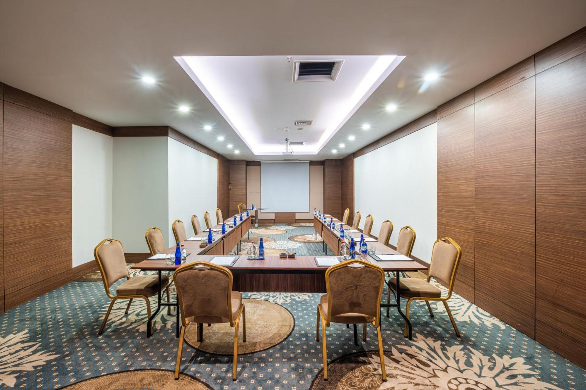 Holiday Inn Ankara - Cukurambar By Ihg מראה חיצוני תמונה